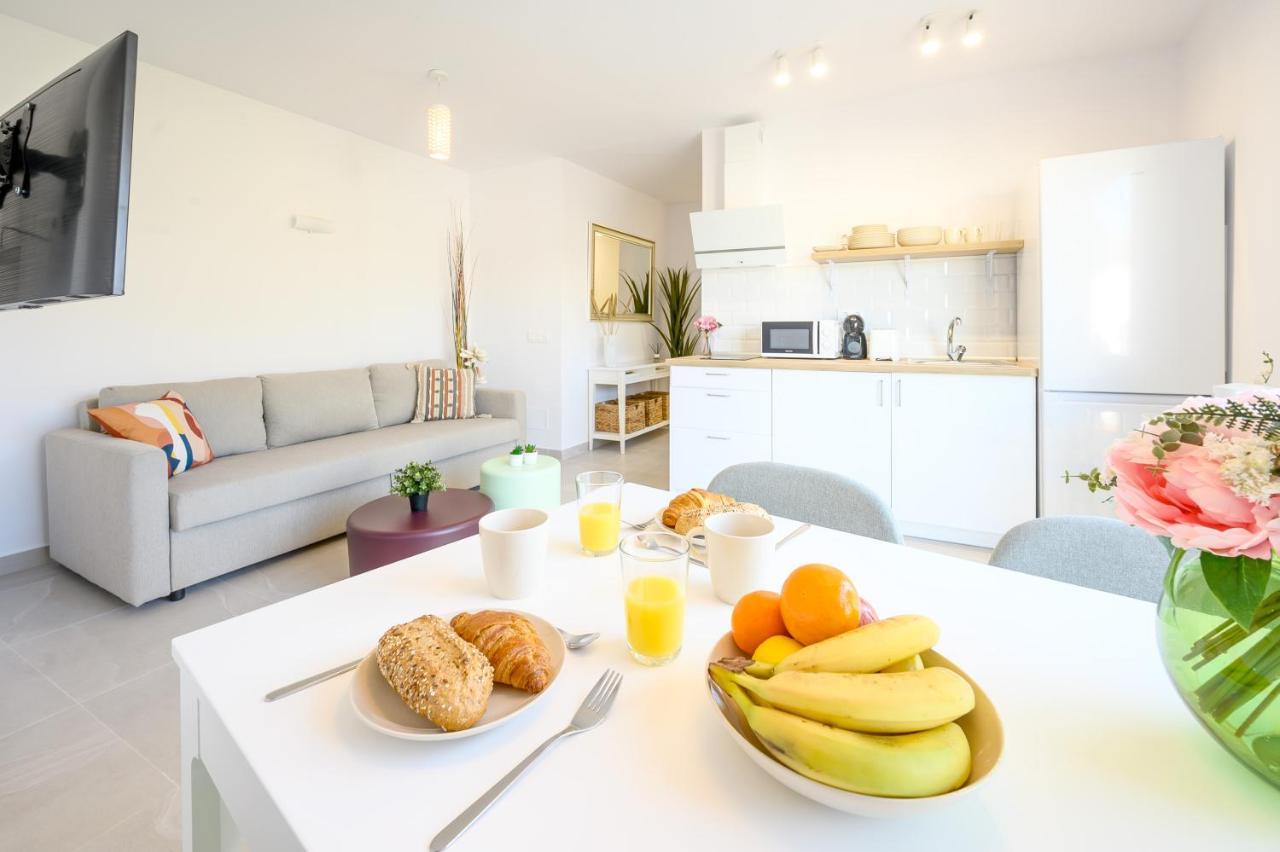 2 Bedroom, New, 1 Min To The Beach, City Center- Picasso By 10Tosea Фуeнхирола Екстериор снимка