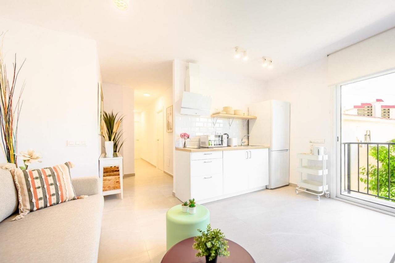2 Bedroom, New, 1 Min To The Beach, City Center- Picasso By 10Tosea Фуeнхирола Екстериор снимка
