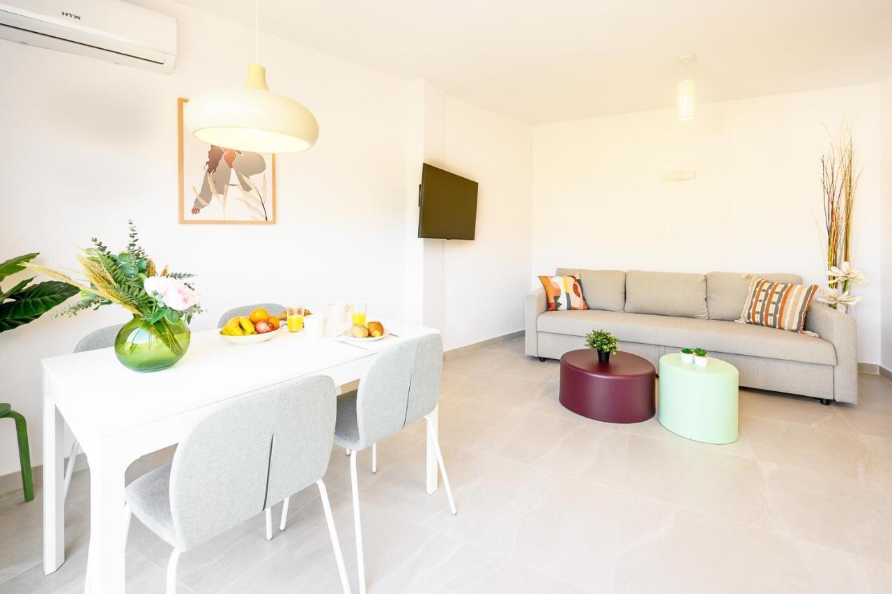 2 Bedroom, New, 1 Min To The Beach, City Center- Picasso By 10Tosea Фуeнхирола Екстериор снимка