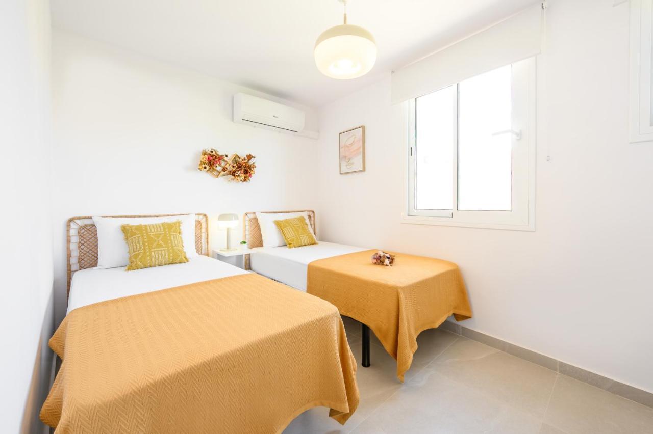 2 Bedroom, New, 1 Min To The Beach, City Center- Picasso By 10Tosea Фуeнхирола Екстериор снимка