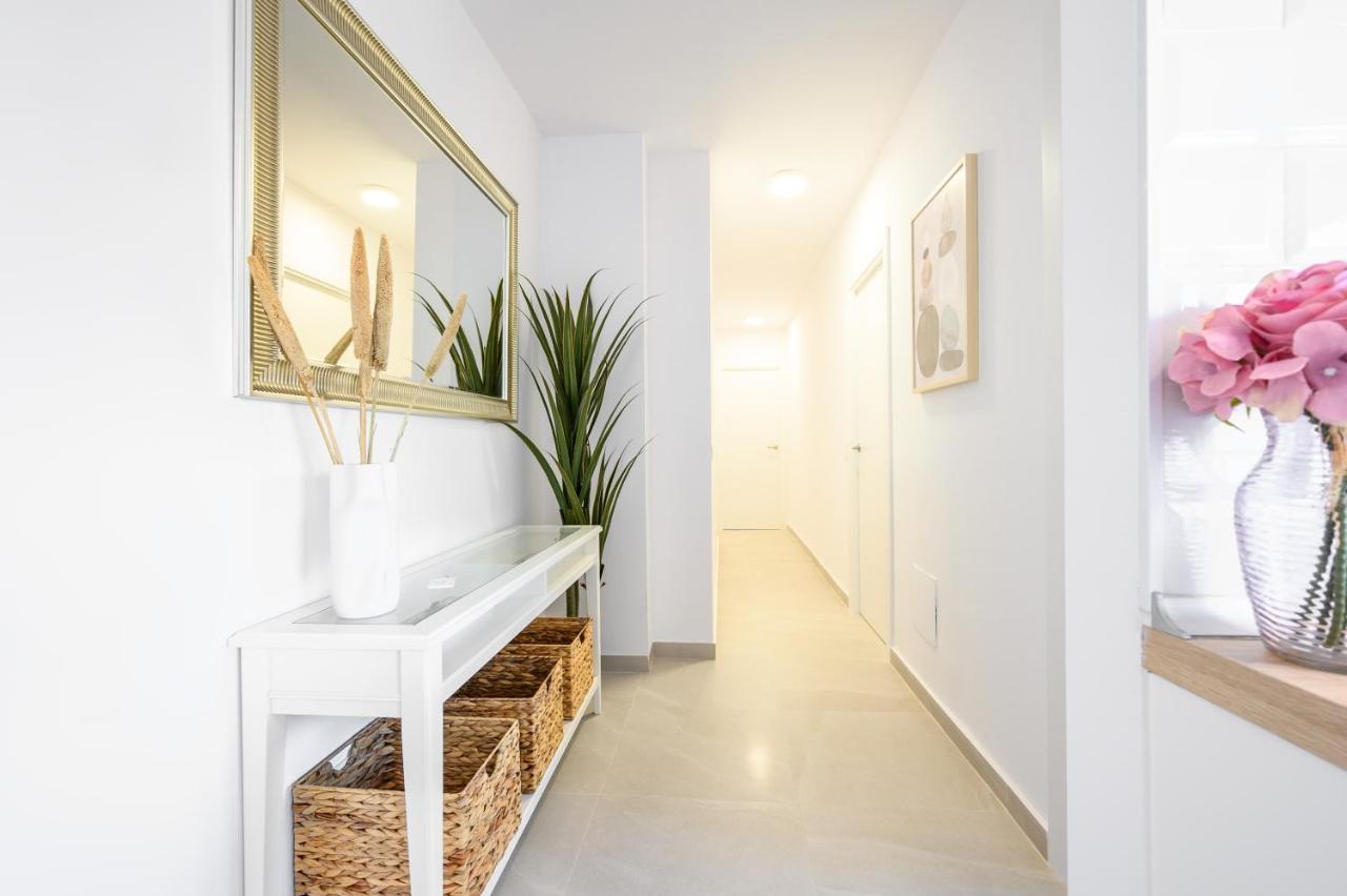 2 Bedroom, New, 1 Min To The Beach, City Center- Picasso By 10Tosea Фуeнхирола Екстериор снимка